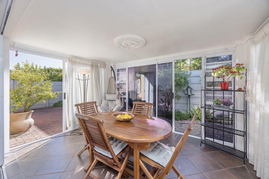 To Let 2 Bedroom Property for Rent in Sunningdale Western Cape